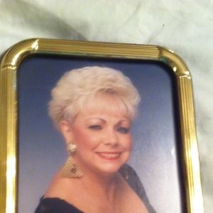 Meet your Posher, Linda